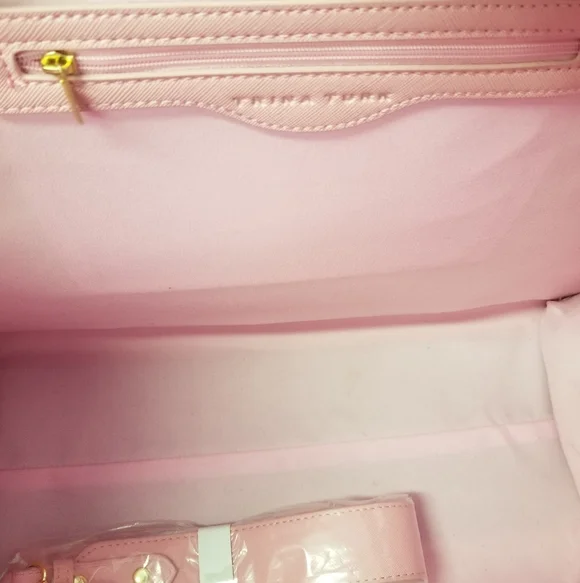 Trina Turk🦋 Butterfly Stripe Tote - Picture 7 of 14